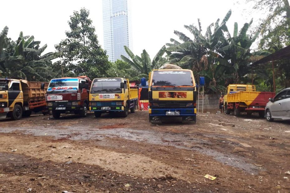 Jasa Sewa  Dump Truck Truk  Engkel  ADIBA MADU PUTRI